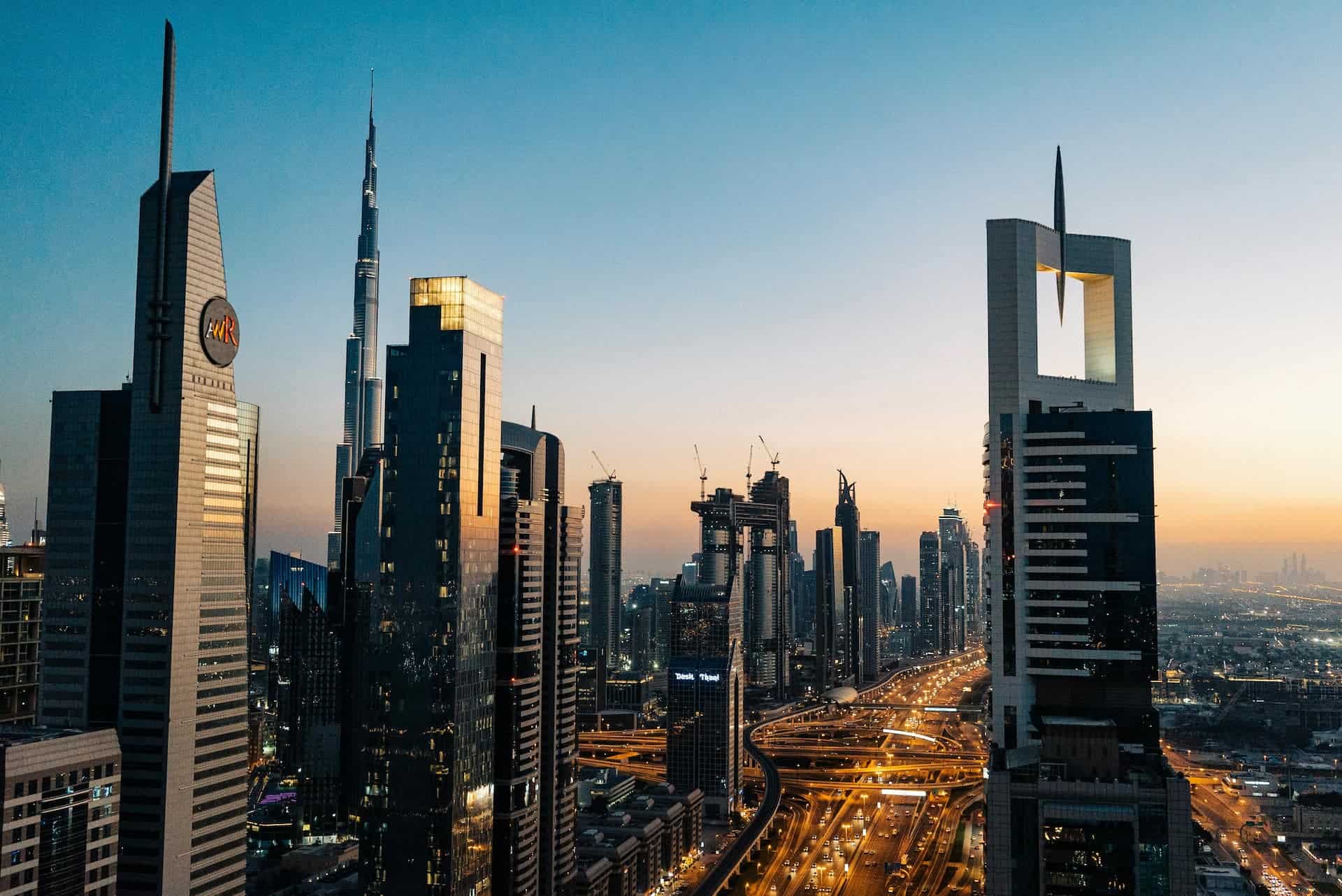 Paweldotio ZyP4Apa8tvI Unsplash Dubai at dusk