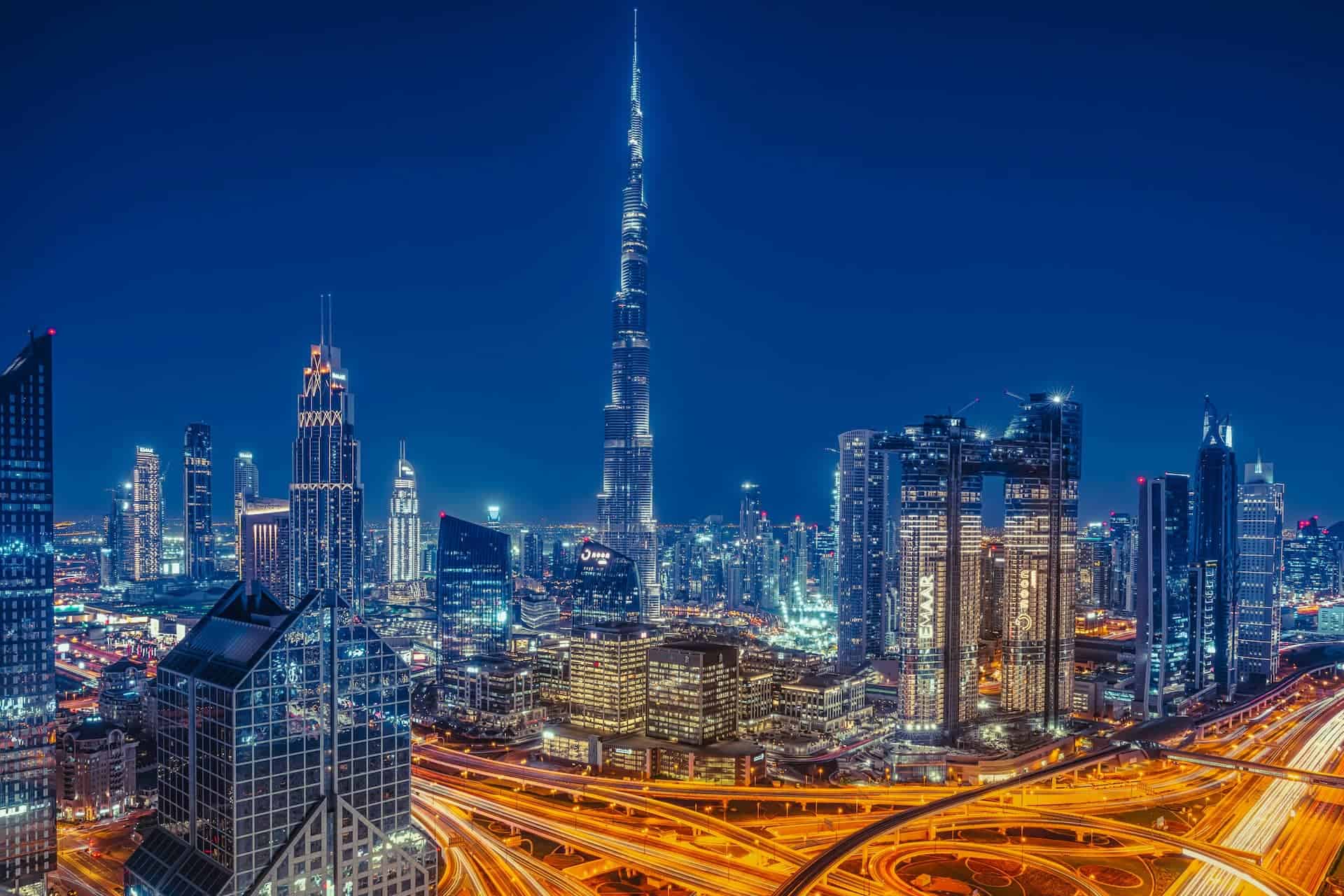 Zq Lee DcyL0IoCY0A Unsplash Dubai skyline at night
